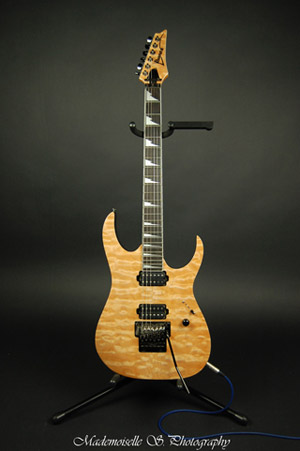 Martin-Guitars-035sig